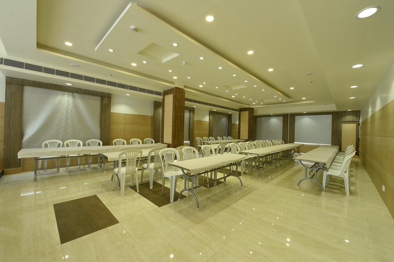 Mayas Kem Pride Tiruchirappalli Esterno foto