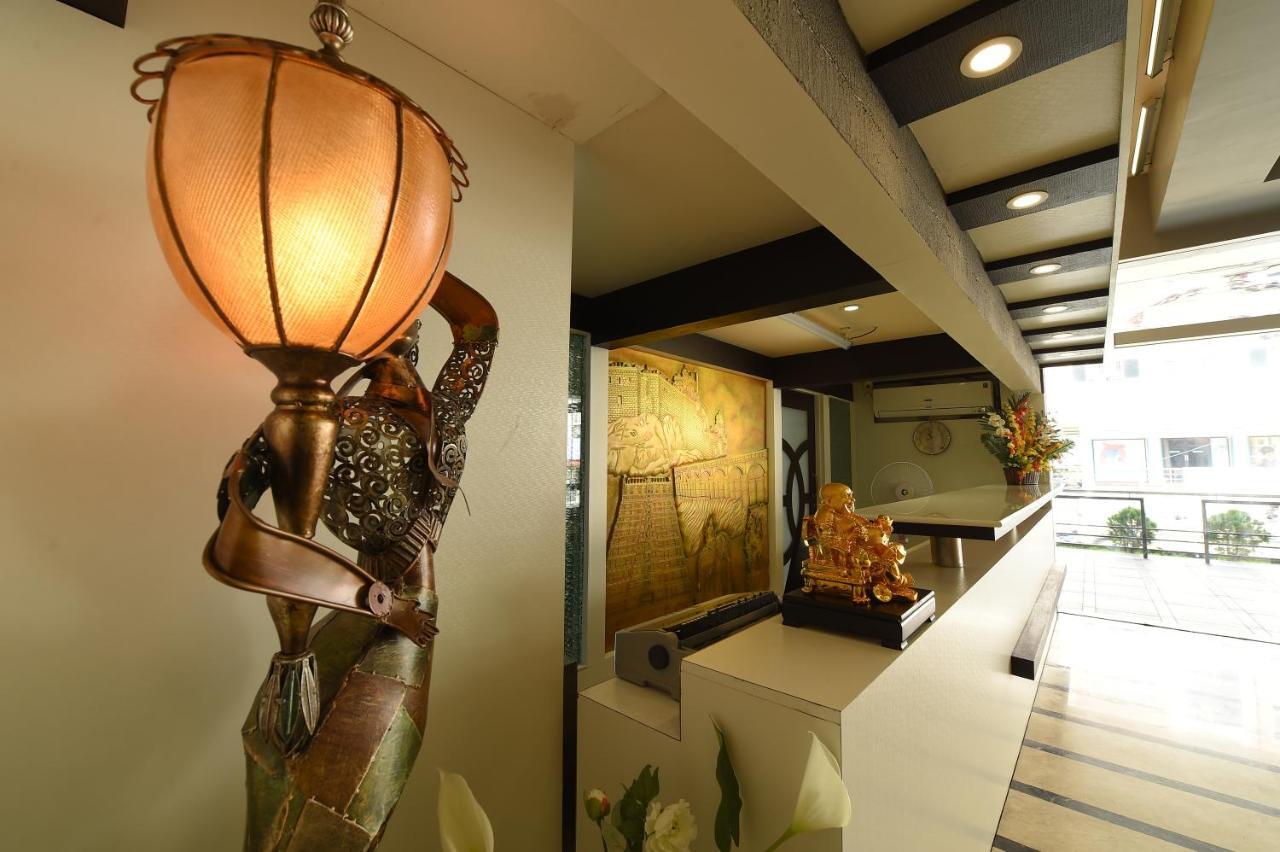 Mayas Kem Pride Tiruchirappalli Esterno foto